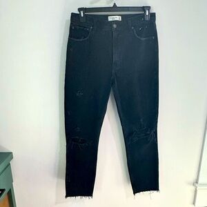 A&F Straight Left Jean - Distressed Black